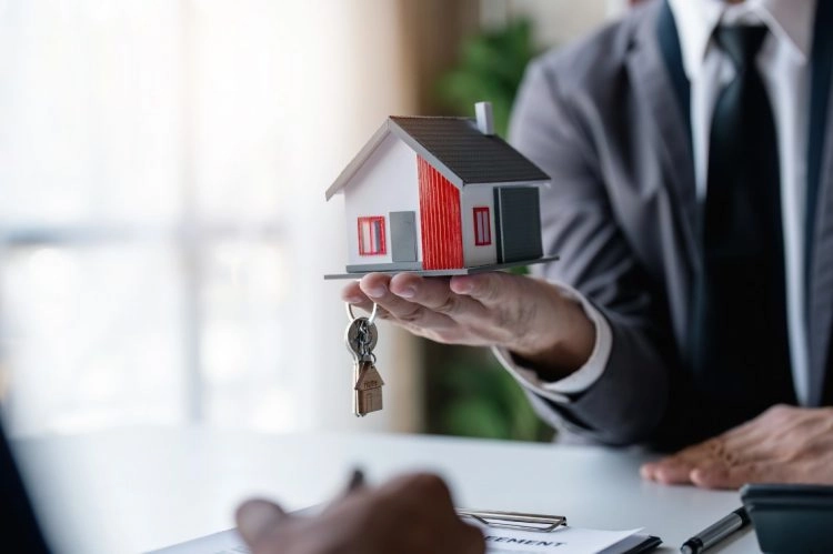 Generate High-Value Leads for Luxury Homebuyers with Industry Expertise