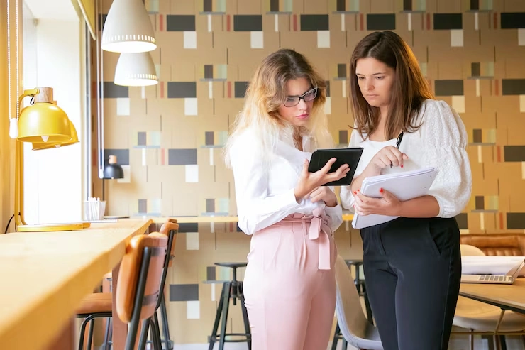 Luxury Property Related Retail Leads