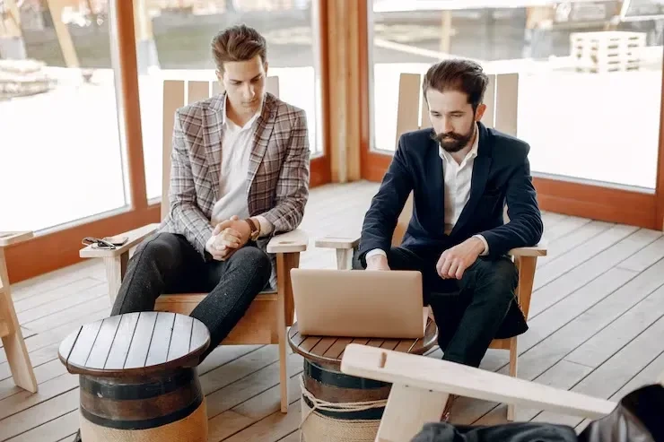 We understand buyer behaviour on LinkedIn.